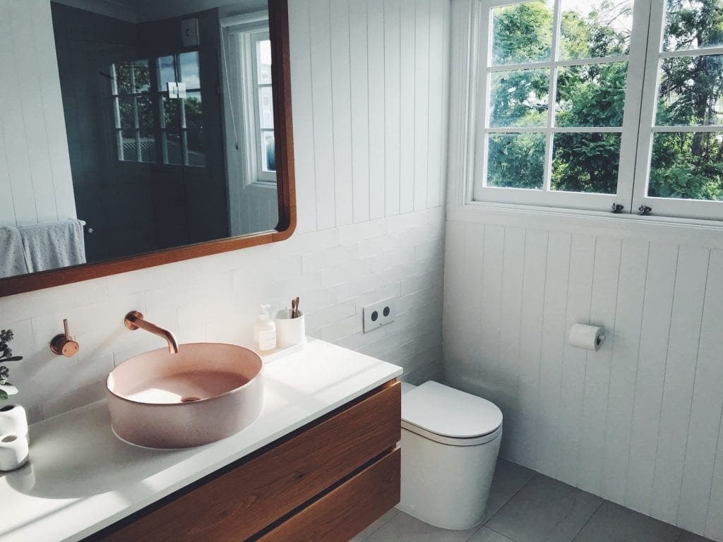 How to Pick the Vanity Size and Position in Your Bathroom